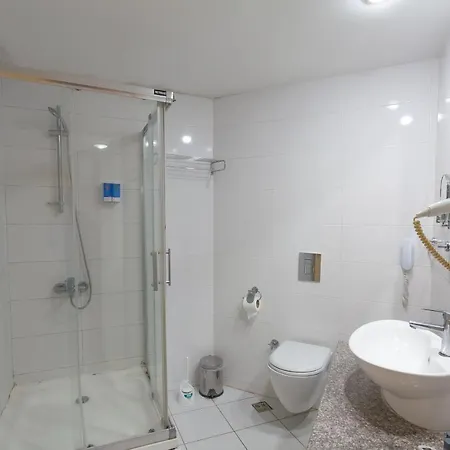 Larina Ninova Termal Hotel